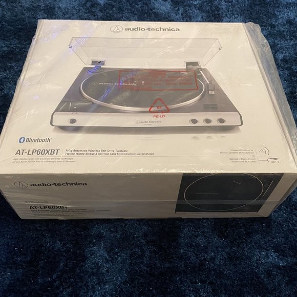 SOLD NEW Vinyl Turntable - White - Picture 4 of 5